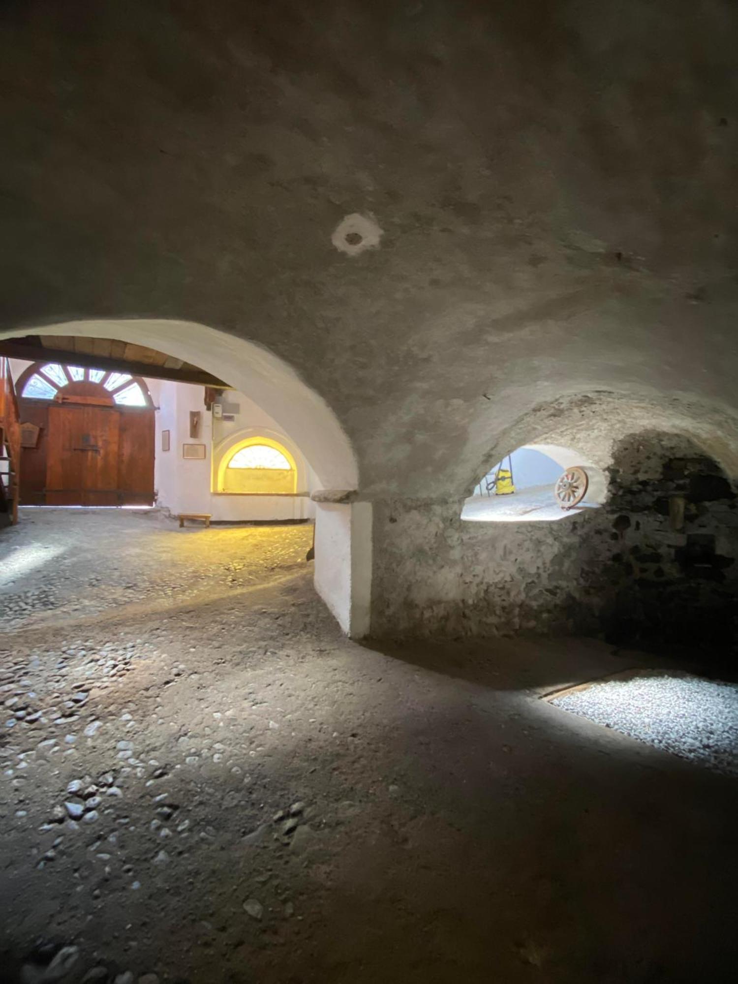 Casa Nel Centro Storico Di Borno Villa Exterior foto