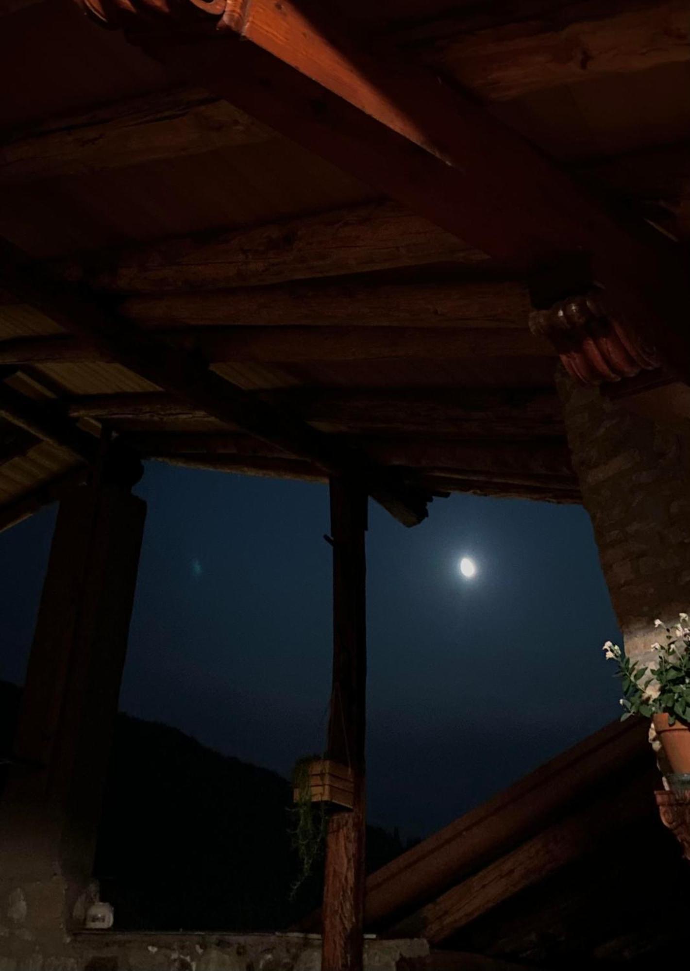 Casa Nel Centro Storico Di Borno Villa Exterior foto