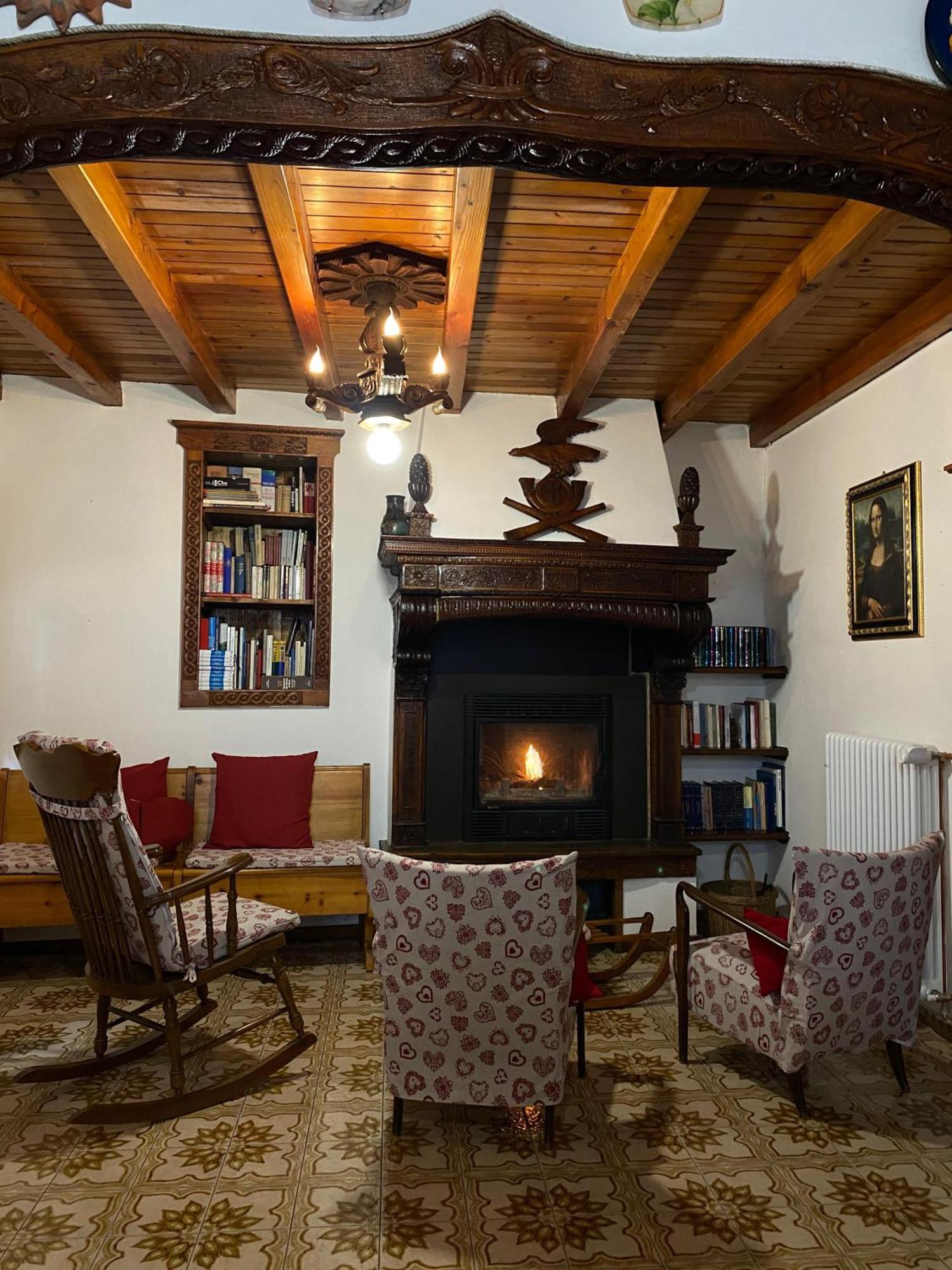 Casa Nel Centro Storico Di Borno Villa Exterior foto