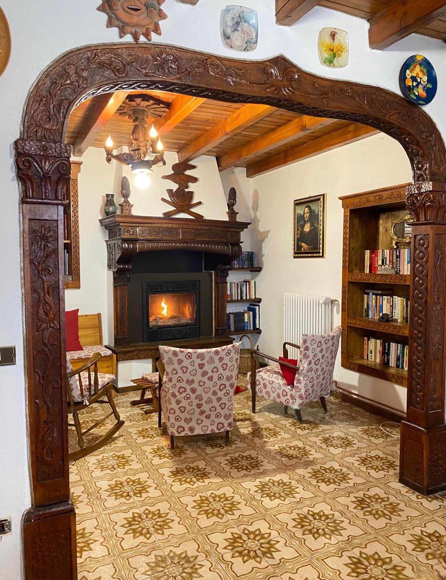 Casa Nel Centro Storico Di Borno Villa Exterior foto