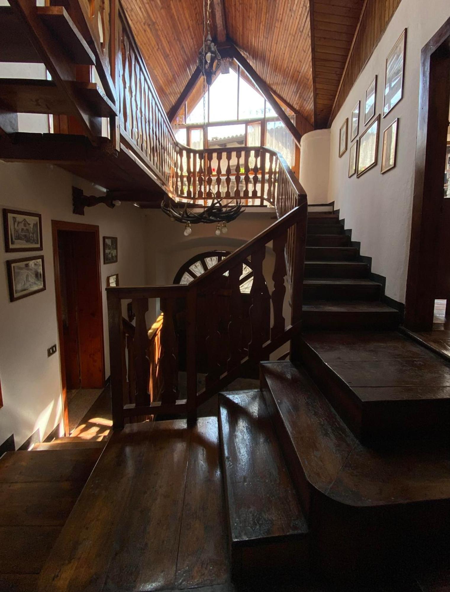 Casa Nel Centro Storico Di Borno Villa Exterior foto