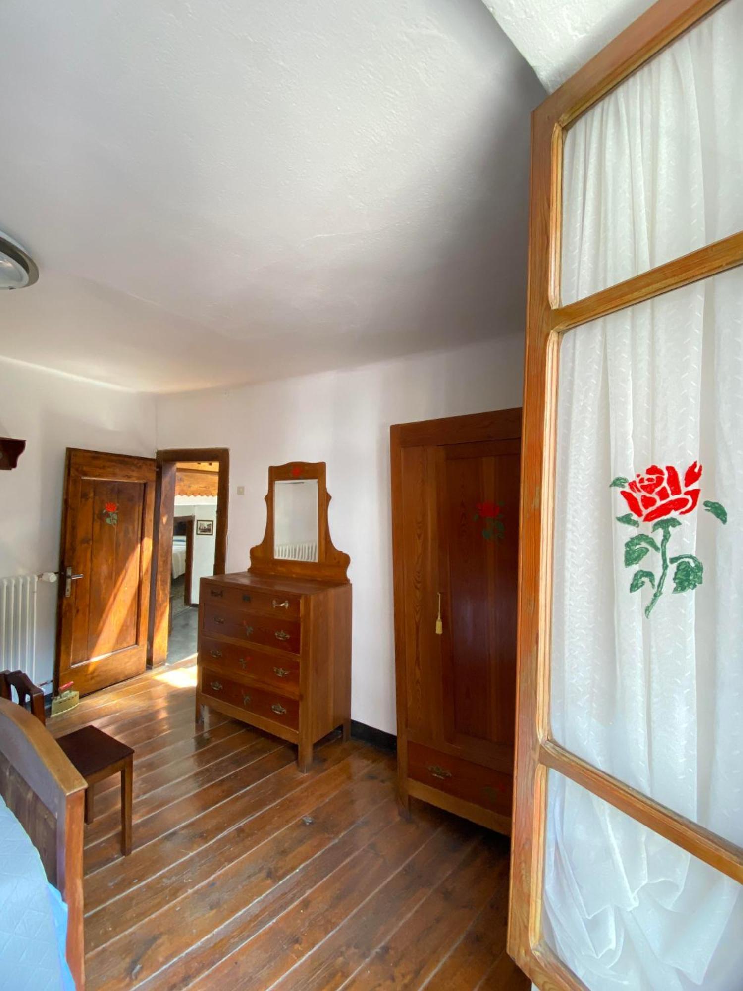 Casa Nel Centro Storico Di Borno Villa Exterior foto