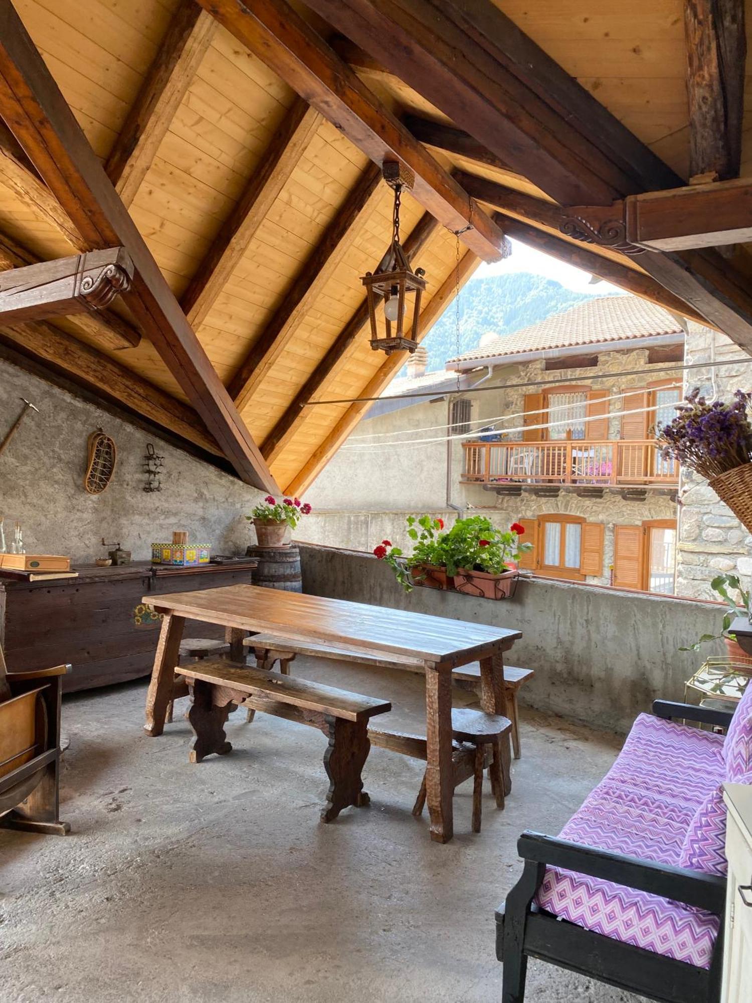 Casa Nel Centro Storico Di Borno Villa Exterior foto